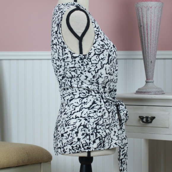 Banana Republic Wrap Shirt Size 4 - Picture 2 of 3